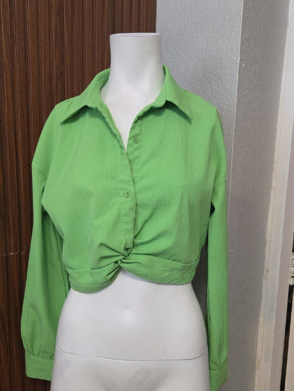 Twist-Front Button-Down Shirt in Bright Lime Green Small Sz [1147]